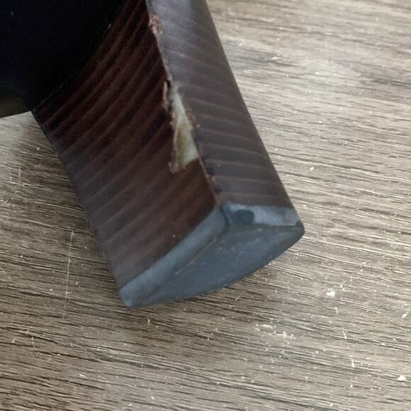 Coach Colby Purple Patent Leather Heels size 9 - Picture 10 of 10